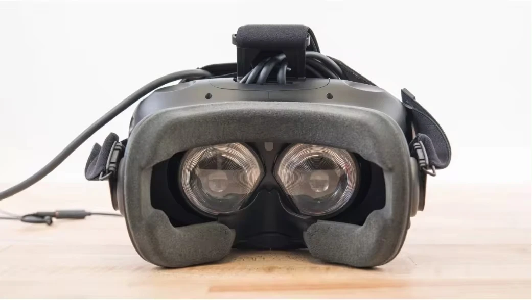 سماعة رأس HTC VIVE للواقع الاف - مراجعة Pc Gaming Vr Headset وسعره