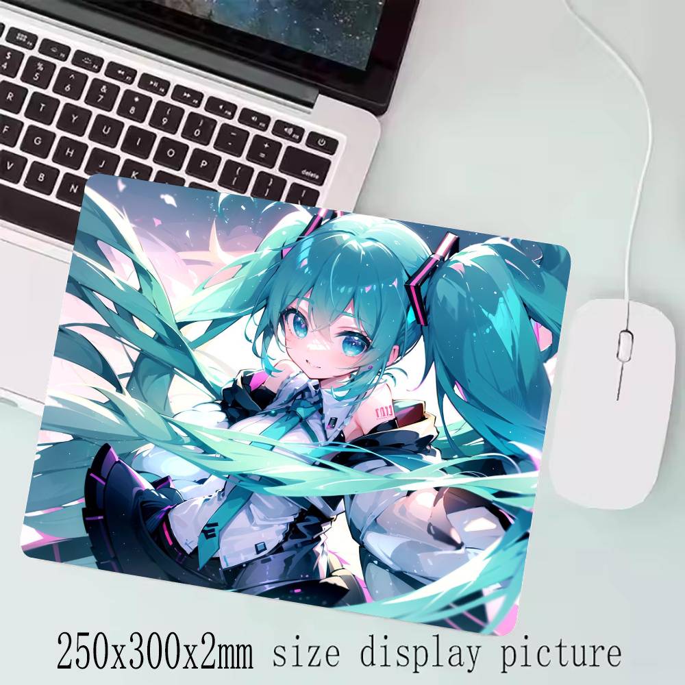 لوحة ماوس صغيرة للألعاب من H-H - مراجعة Pc Gaming Hatsune Miku وسعره