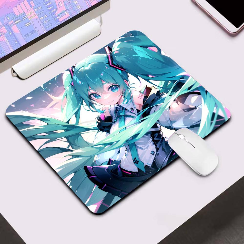 لوحة ماوس صغيرة للألعاب من H-H - مراجعة Pc Gaming Hatsune Miku وسعره