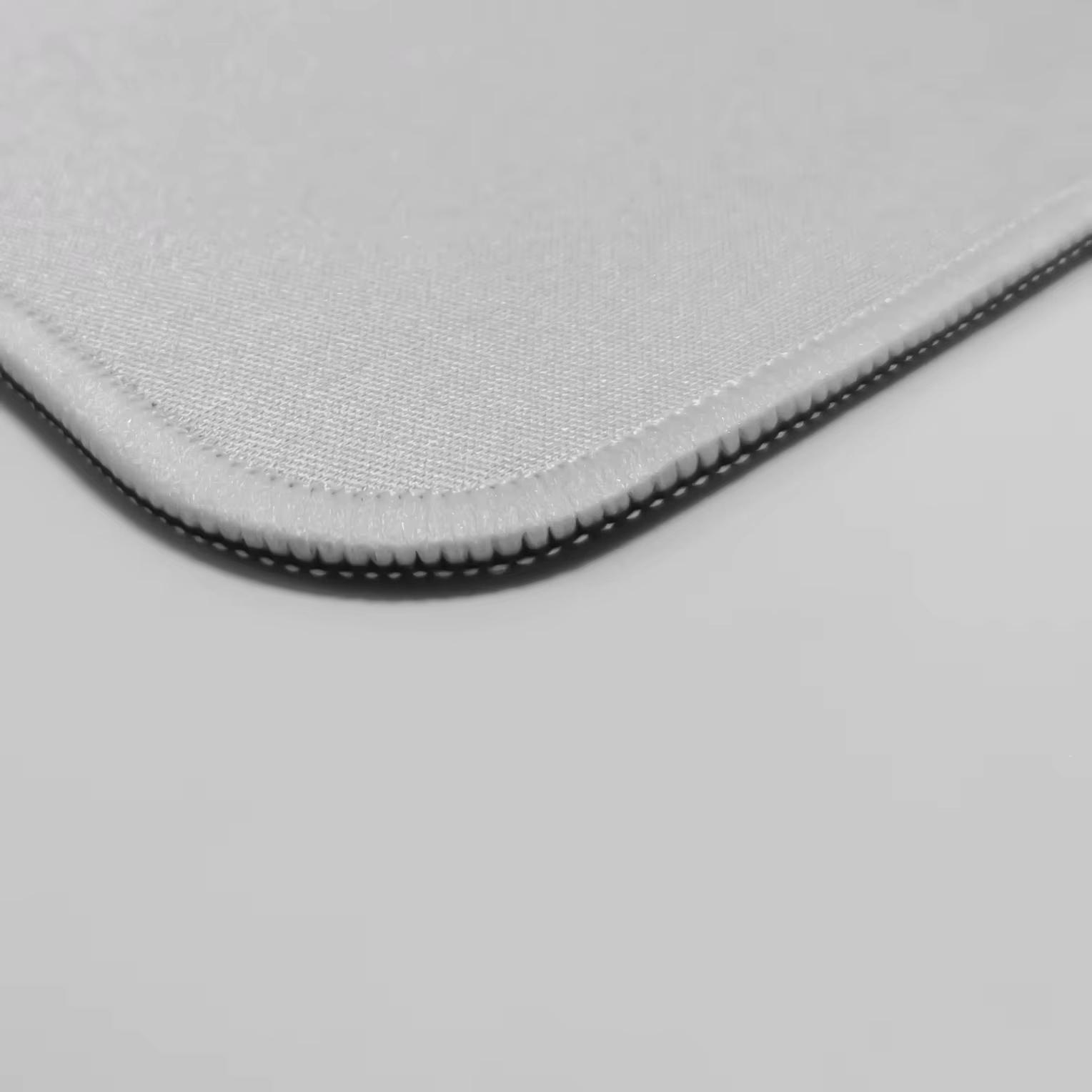 لوحة ماوس مخصصة قابلة للطباعة  - مراجعة Gaming Desk Mat وسعره